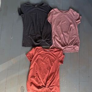Set of Three Knotted T-Shirts in Size S 24/7 Maurice’s Tee